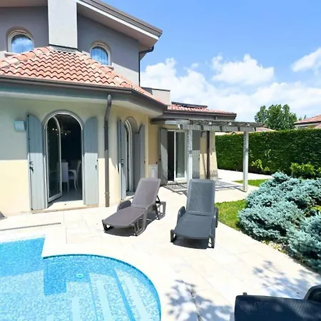 Singola Con Piscina Quinta Est Βίλα Rosolina